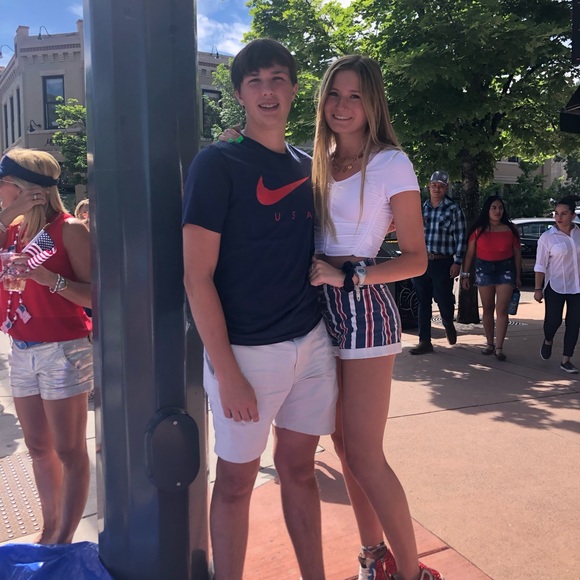 Hey I’m Riley!! Enjoy my closet - Picture 6 of 6